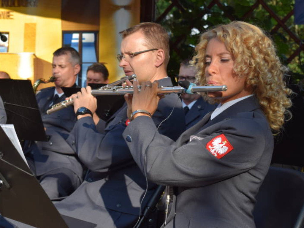 Patriotycznie i rozrywkowo. Na ten koncert przyszły tłumy