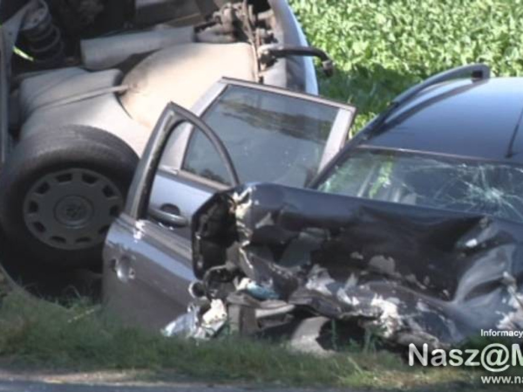 Przewoził kwas solny i miał wypadek! Trzy osoby ranne, w akcji jednostka chemiczna