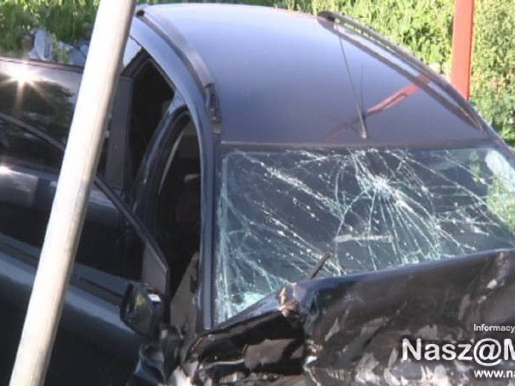 Przewoził kwas solny i miał wypadek! Trzy osoby ranne, w akcji jednostka chemiczna