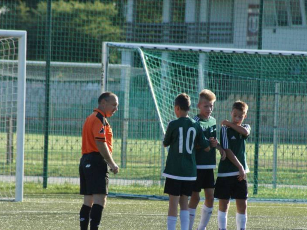 Nie ma jak u siebie. Pięć goli trampkarzy, czternaście juniorów