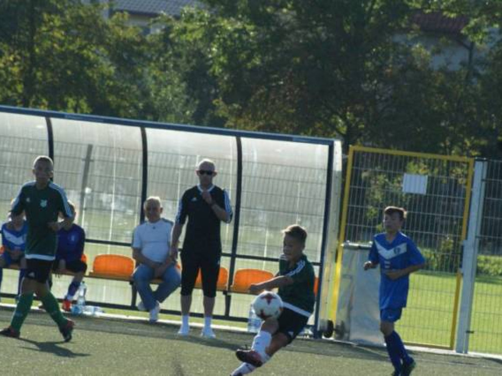 Nie ma jak u siebie. Pięć goli trampkarzy, czternaście juniorów