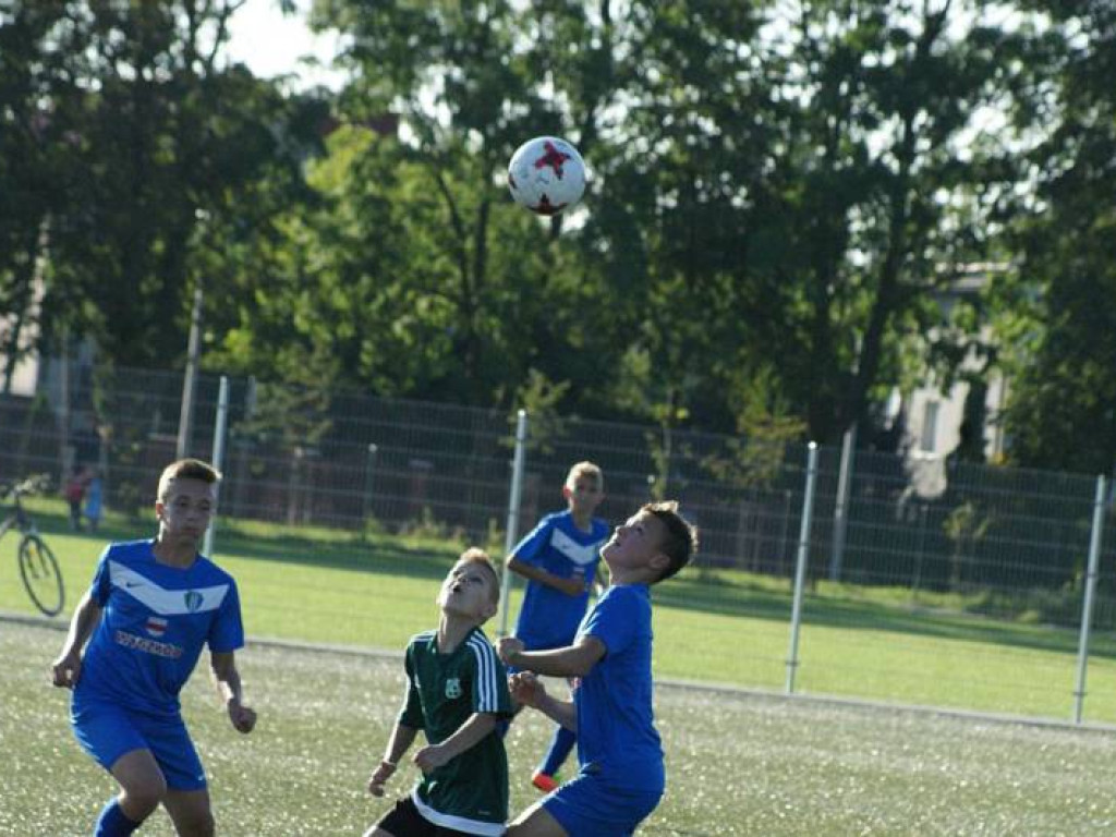 Nie ma jak u siebie. Pięć goli trampkarzy, czternaście juniorów