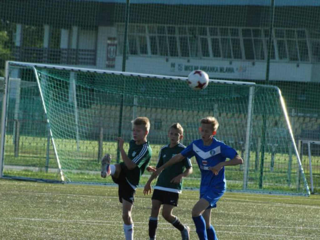 Nie ma jak u siebie. Pięć goli trampkarzy, czternaście juniorów