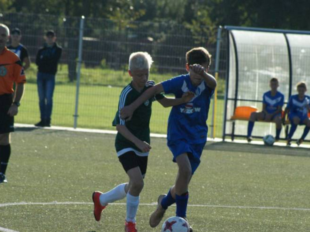 Nie ma jak u siebie. Pięć goli trampkarzy, czternaście juniorów