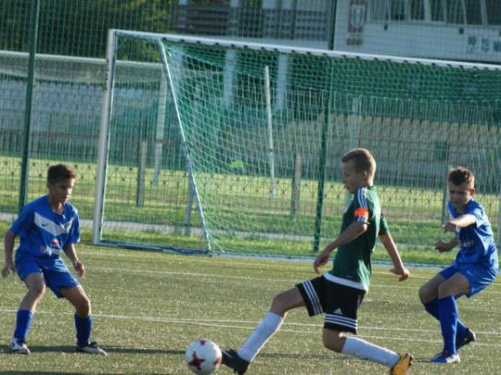 Nie ma jak u siebie. Pięć goli trampkarzy, czternaście juniorów