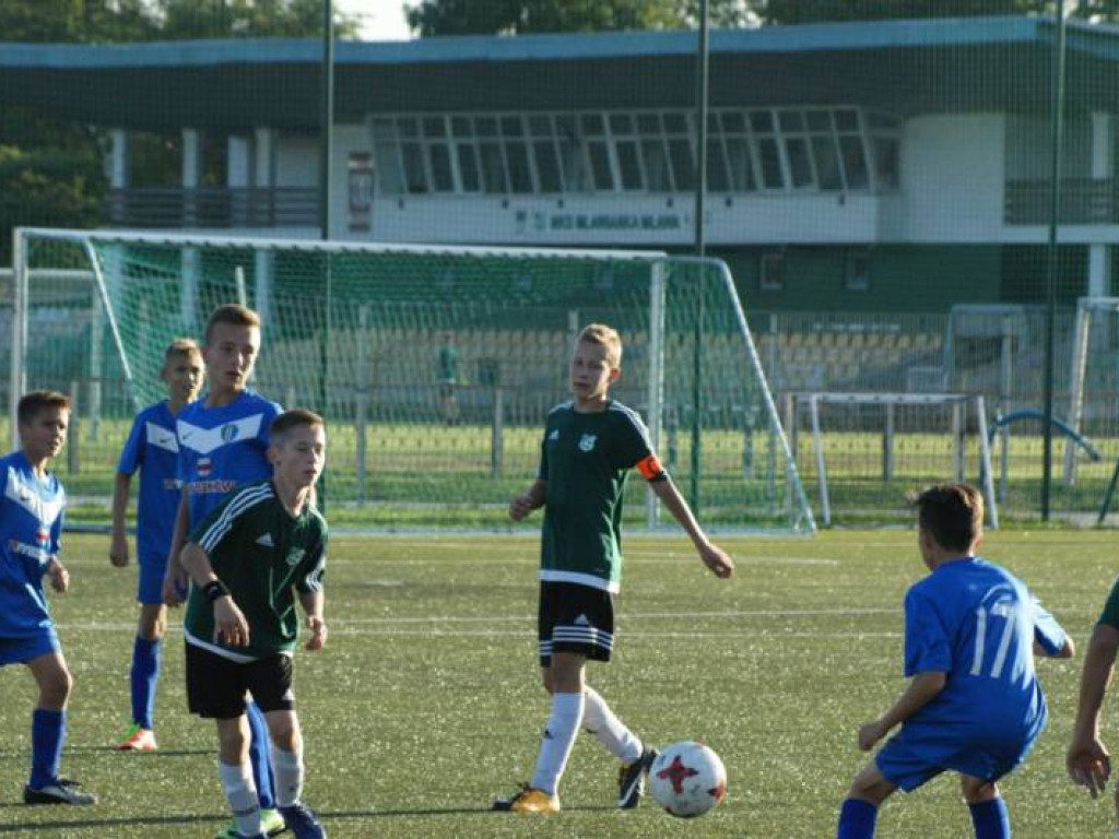 Nie ma jak u siebie. Pięć goli trampkarzy, czternaście juniorów