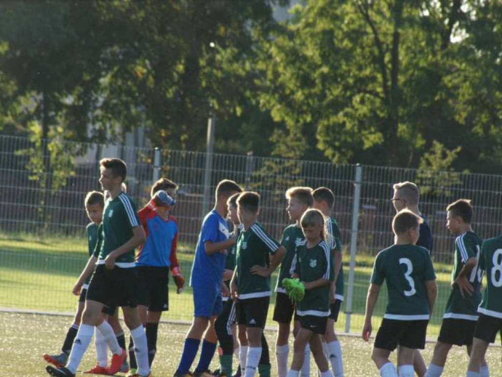 Nie ma jak u siebie. Pięć goli trampkarzy, czternaście juniorów