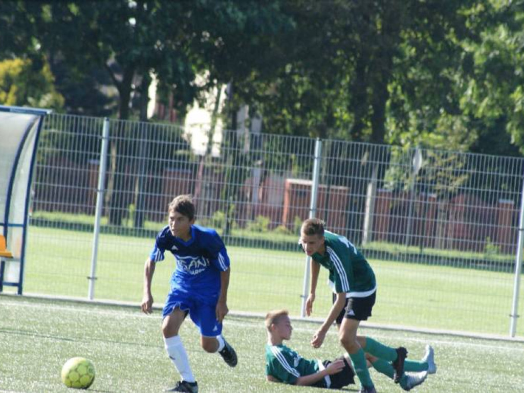 Nie ma jak u siebie. Pięć goli trampkarzy, czternaście juniorów