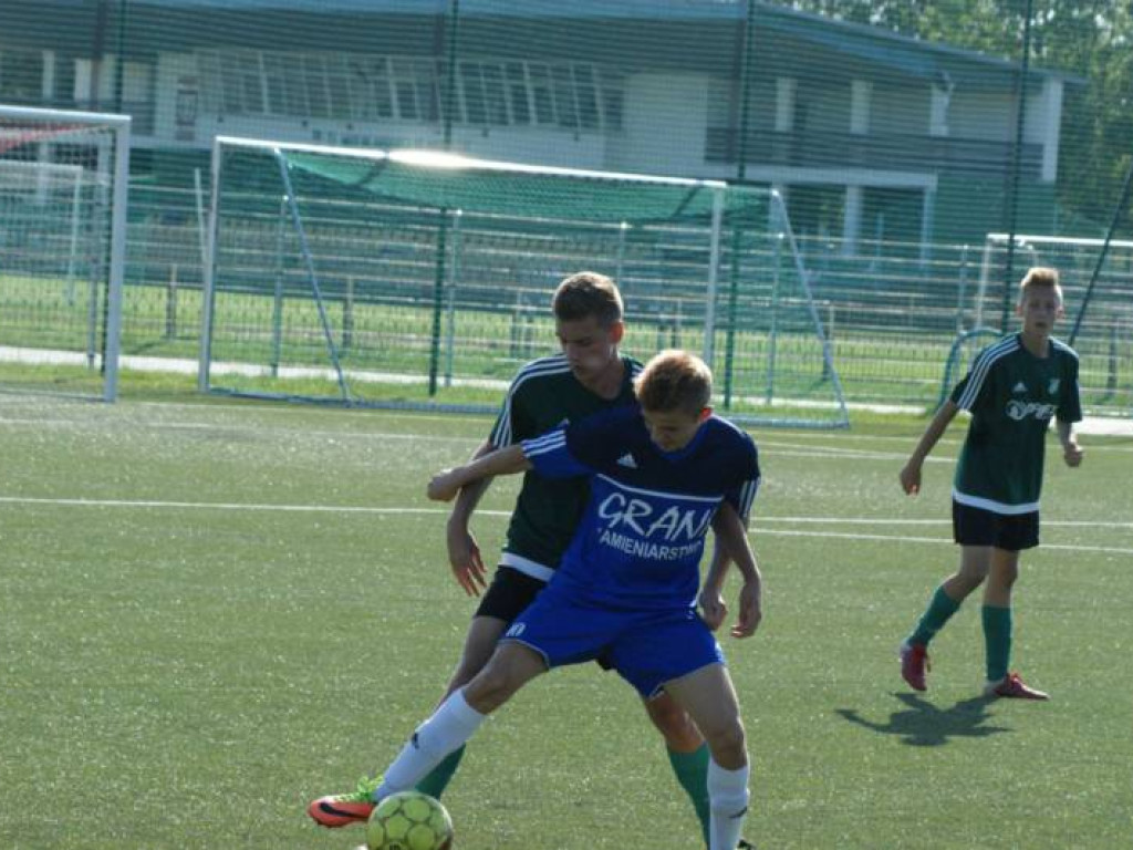 Nie ma jak u siebie. Pięć goli trampkarzy, czternaście juniorów