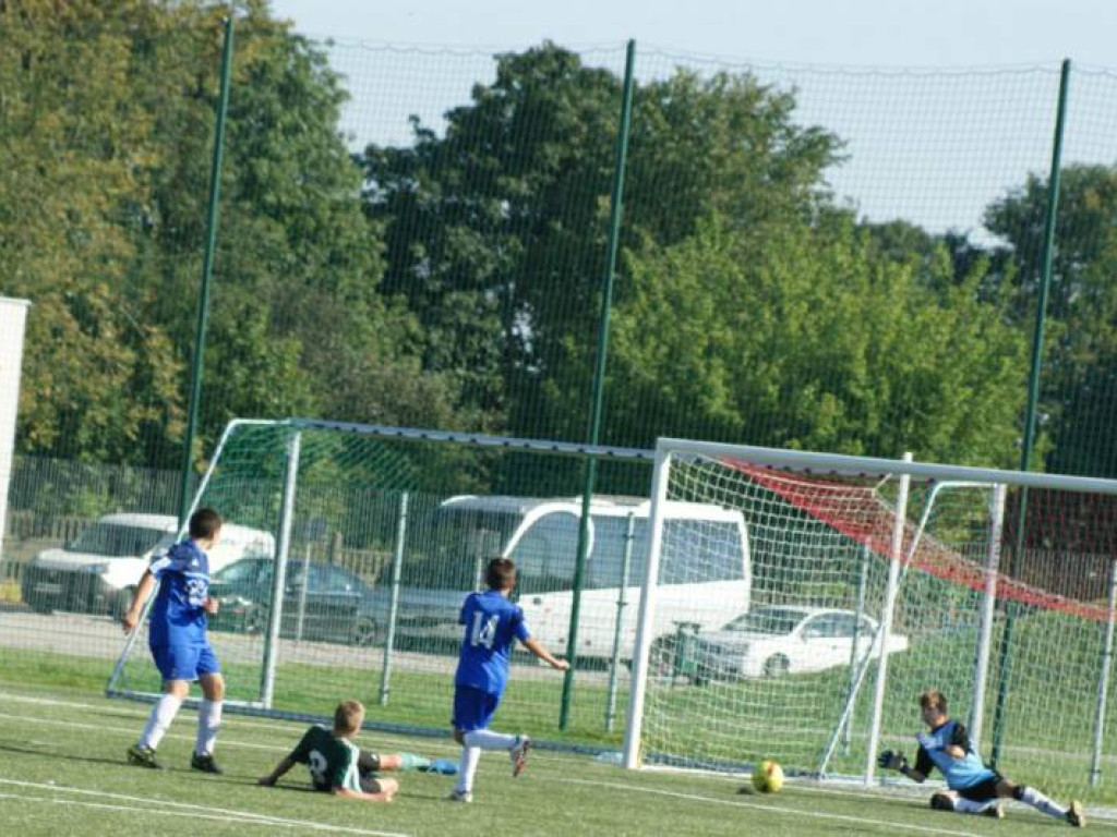 Nie ma jak u siebie. Pięć goli trampkarzy, czternaście juniorów