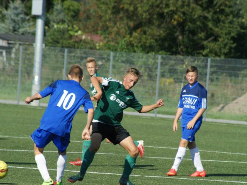 Nie ma jak u siebie. Pięć goli trampkarzy, czternaście juniorów