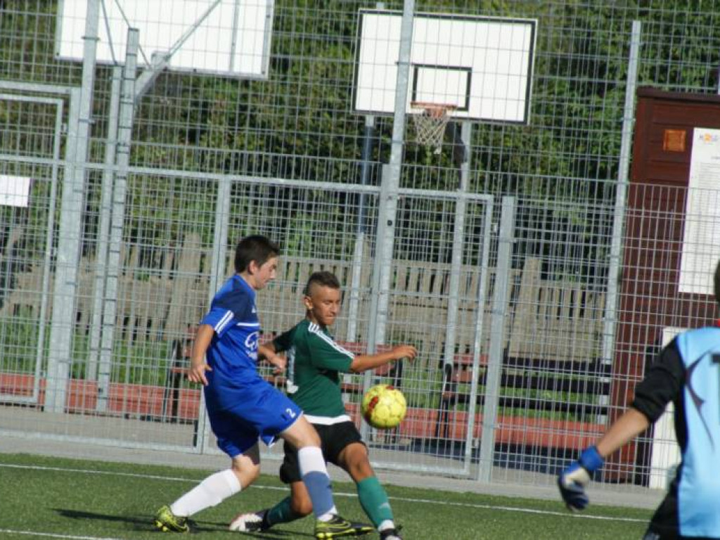 Nie ma jak u siebie. Pięć goli trampkarzy, czternaście juniorów