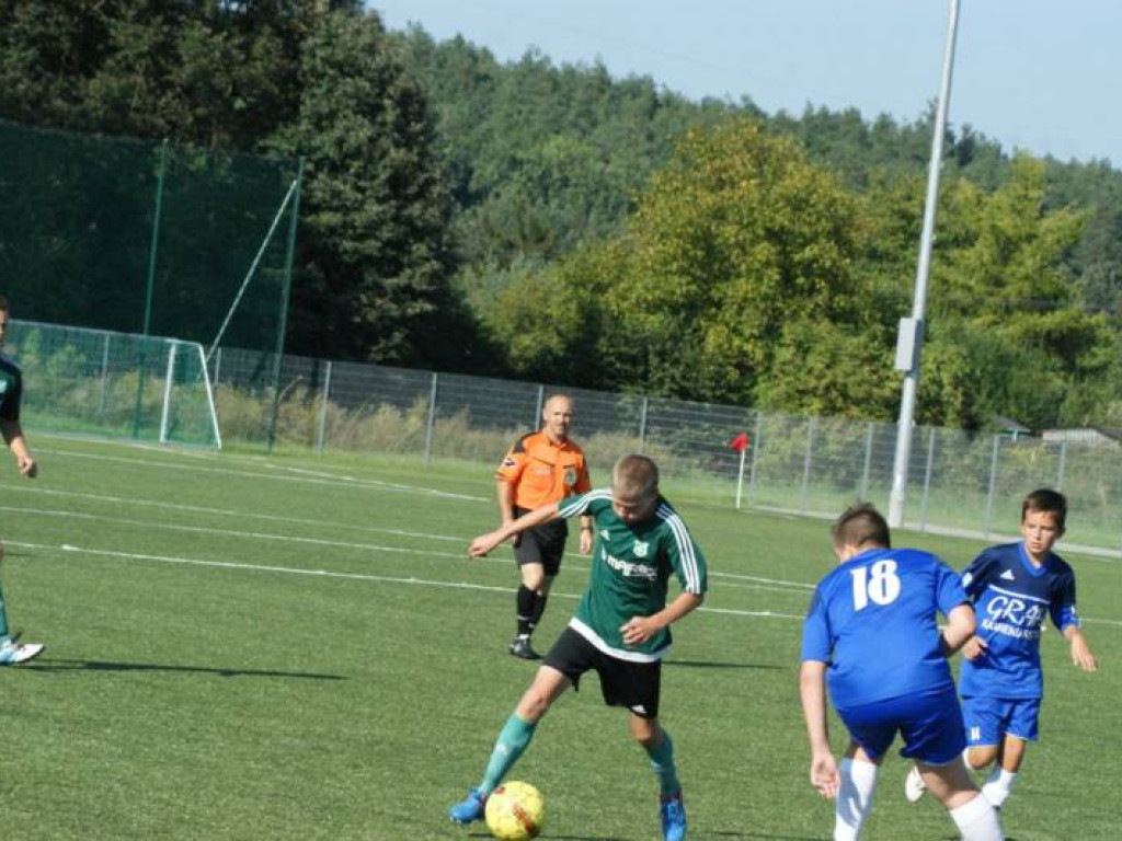 Nie ma jak u siebie. Pięć goli trampkarzy, czternaście juniorów