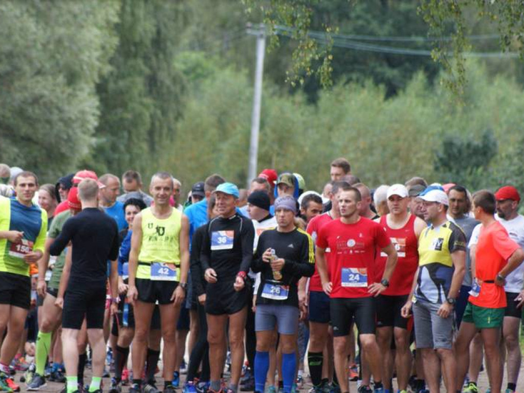 Musieli zmierzyć się z wodą i... owadami. Pobiegło 81 osób