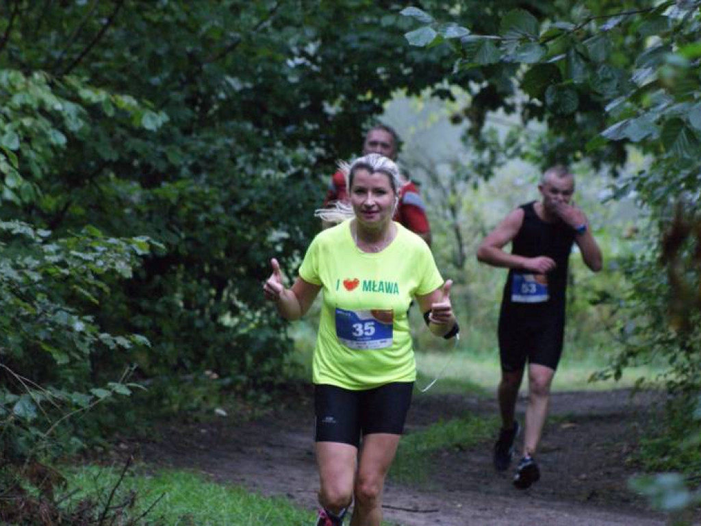 Musieli zmierzyć się z wodą i... owadami. Pobiegło 81 osób