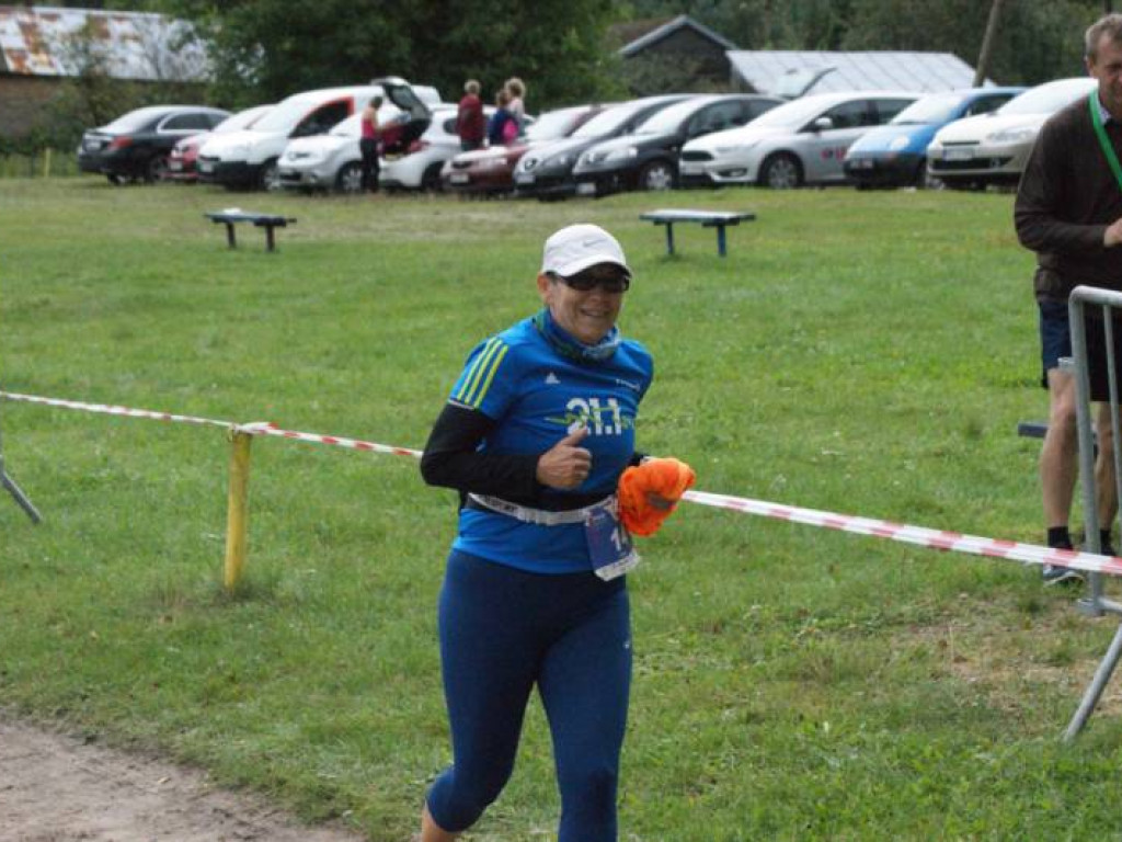 Musieli zmierzyć się z wodą i... owadami. Pobiegło 81 osób