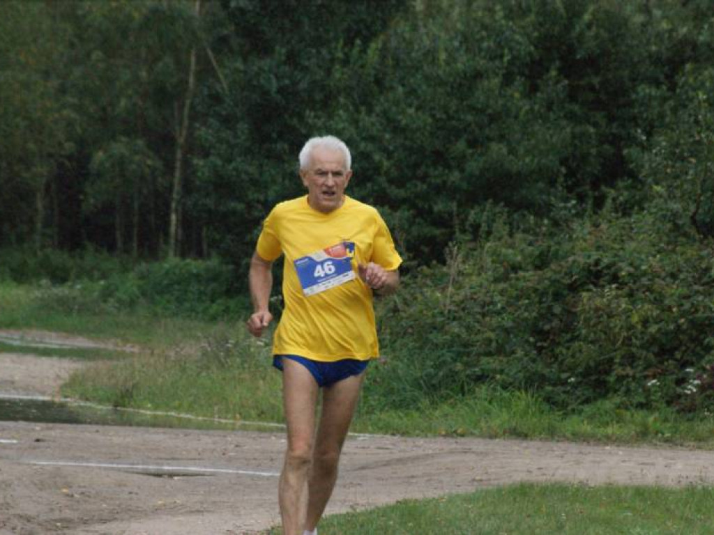 Musieli zmierzyć się z wodą i... owadami. Pobiegło 81 osób