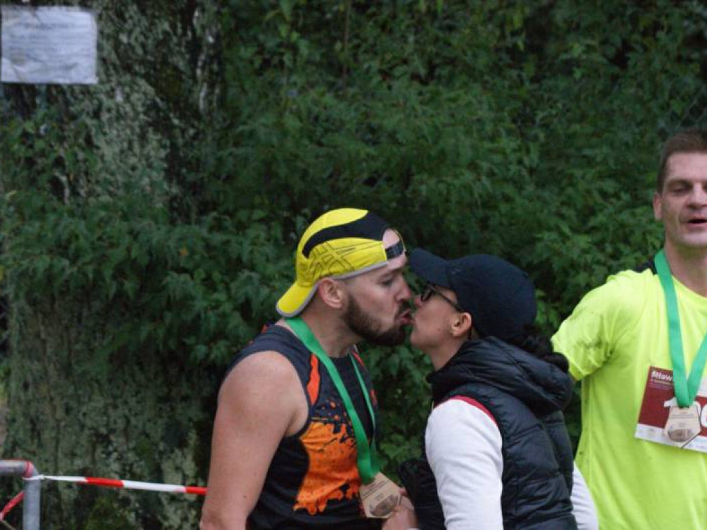 Musieli zmierzyć się z wodą i... owadami. Pobiegło 81 osób