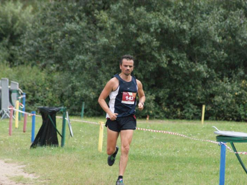 Musieli zmierzyć się z wodą i... owadami. Pobiegło 81 osób