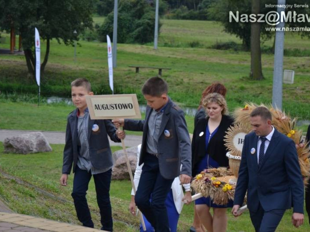 Dożynki pod mamutem. Strzegowo dziękowało za plony