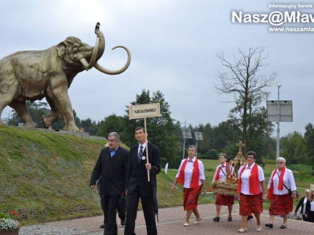 Dożynki pod mamutem. Strzegowo dziękowało za plony