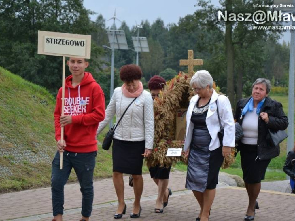 Dożynki pod mamutem. Strzegowo dziękowało za plony