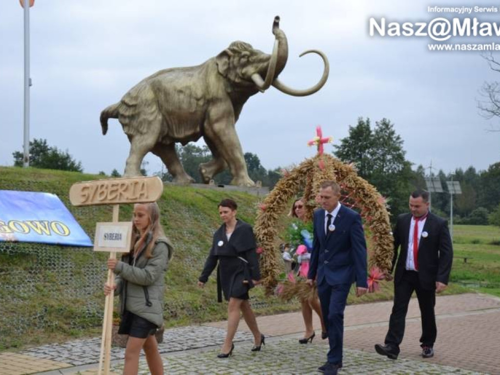 Dożynki pod mamutem. Strzegowo dziękowało za plony