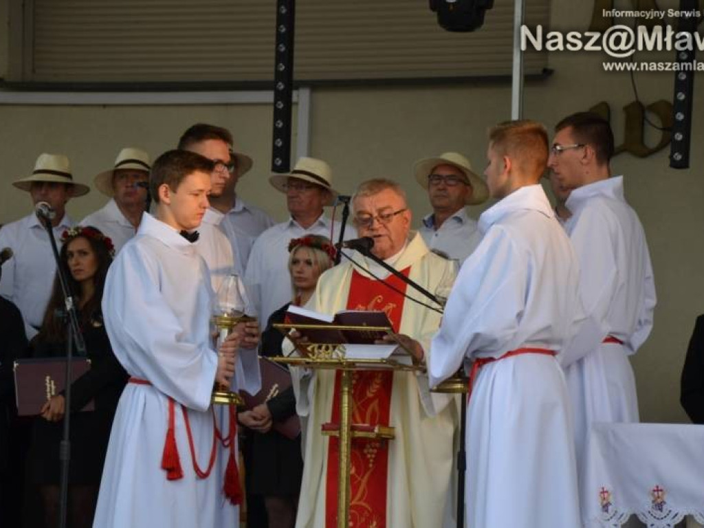 Dożynki pod mamutem. Strzegowo dziękowało za plony