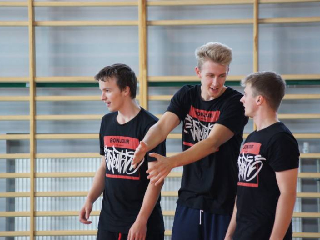 Na hali zamiast na powietrzu. Planet Cash Team najlepszy