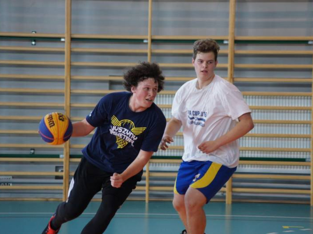 Na hali zamiast na powietrzu. Planet Cash Team najlepszy