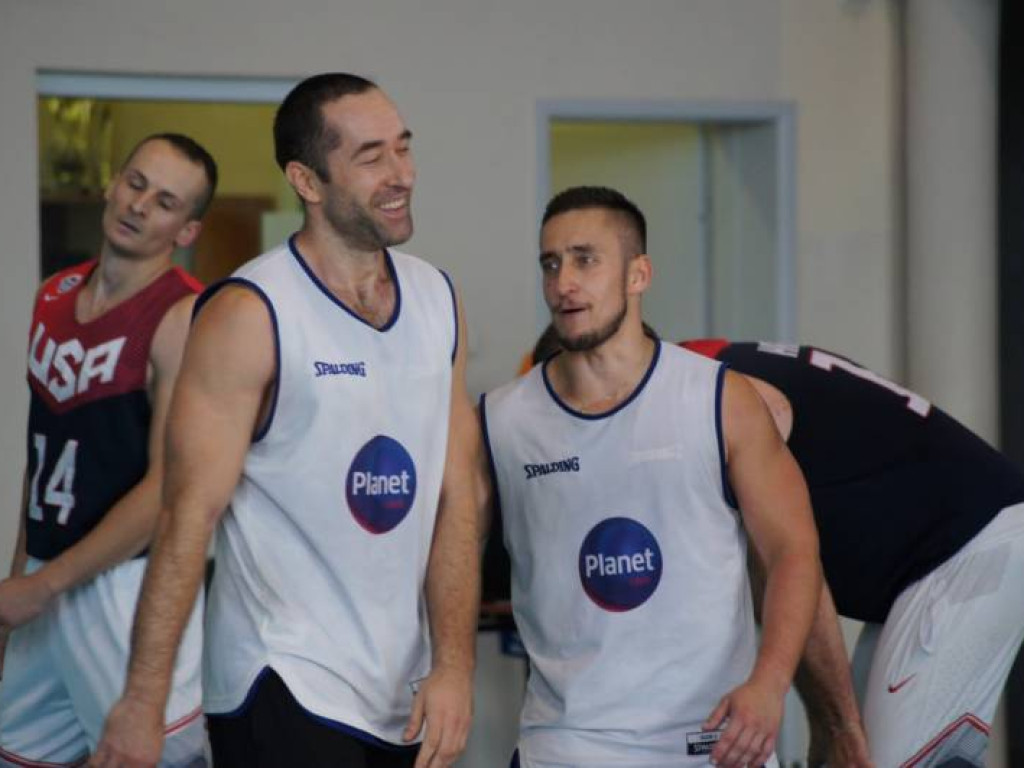 Na hali zamiast na powietrzu. Planet Cash Team najlepszy