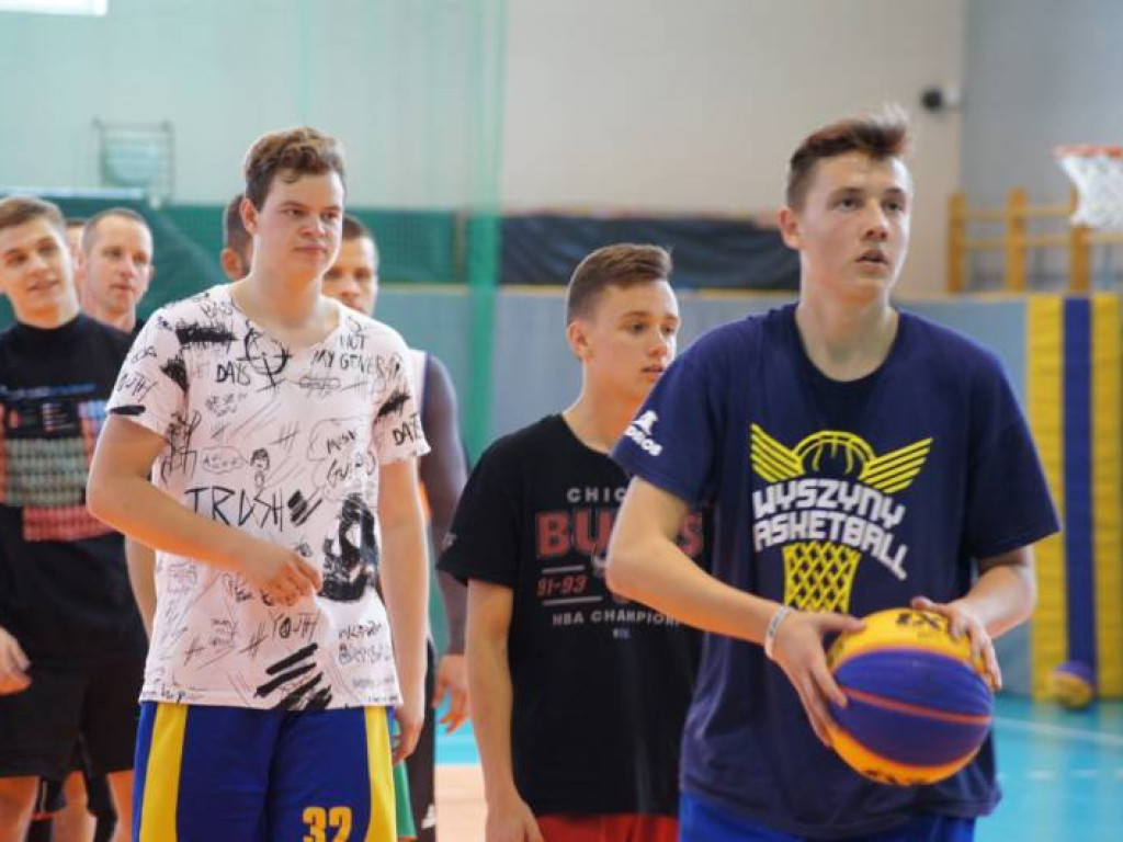 Na hali zamiast na powietrzu. Planet Cash Team najlepszy