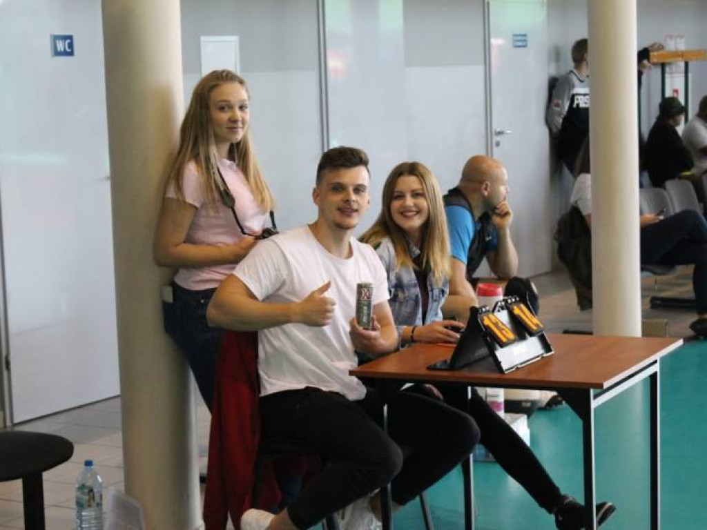 Na hali zamiast na powietrzu. Planet Cash Team najlepszy