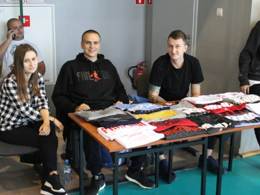 Na hali zamiast na powietrzu. Planet Cash Team najlepszy