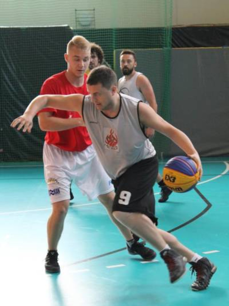 Na hali zamiast na powietrzu. Planet Cash Team najlepszy