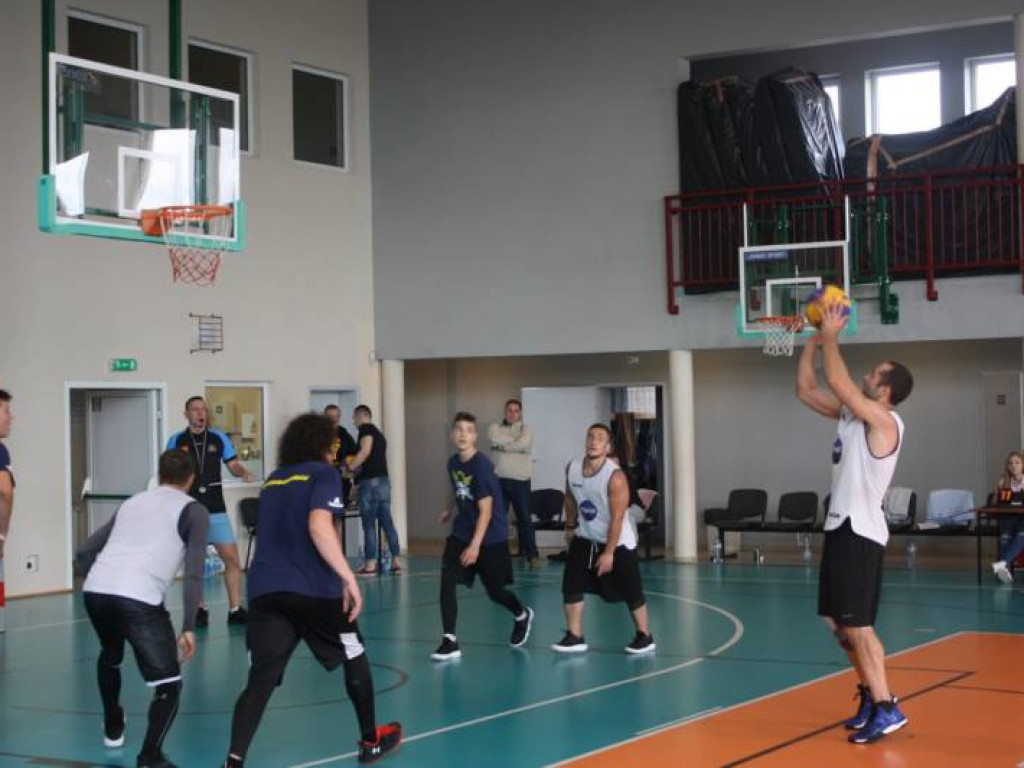 Na hali zamiast na powietrzu. Planet Cash Team najlepszy