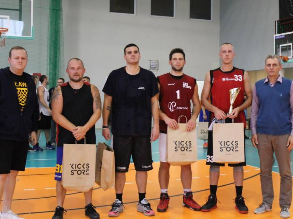 Na hali zamiast na powietrzu. Planet Cash Team najlepszy