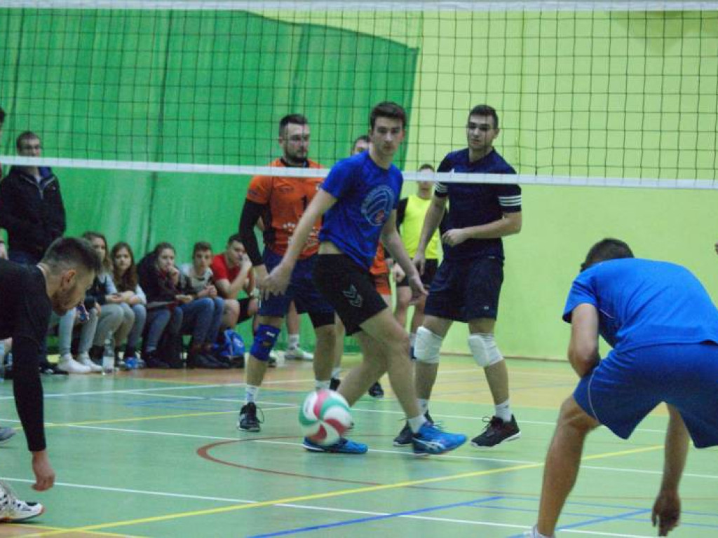 Ruszyła Powiatowa Liga Amatorów Siatkówki. Sześć ekip na starcie