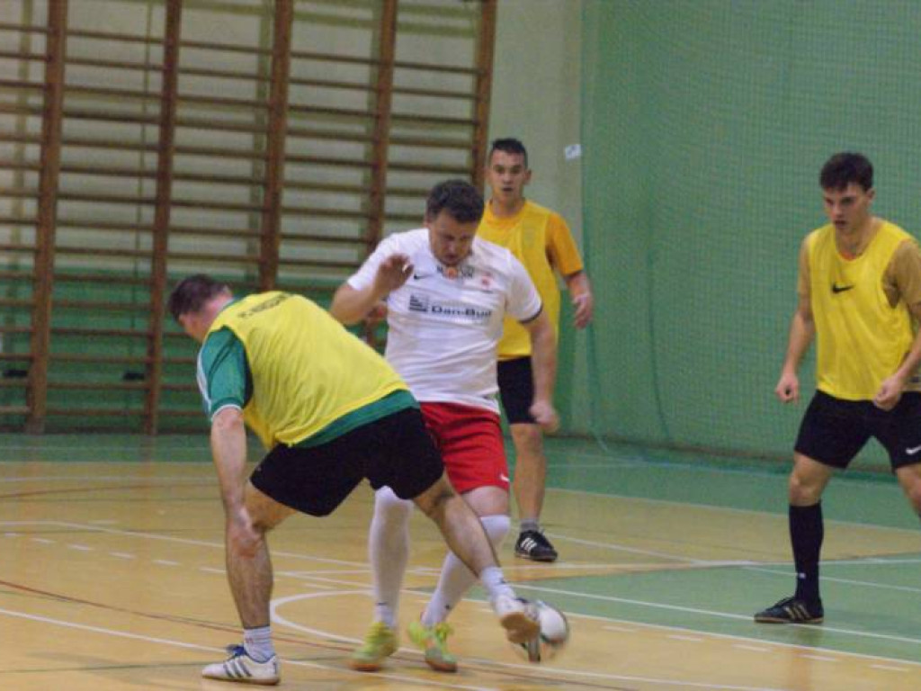 Zielone Miasto nadal liderem, pościg Oldboyów