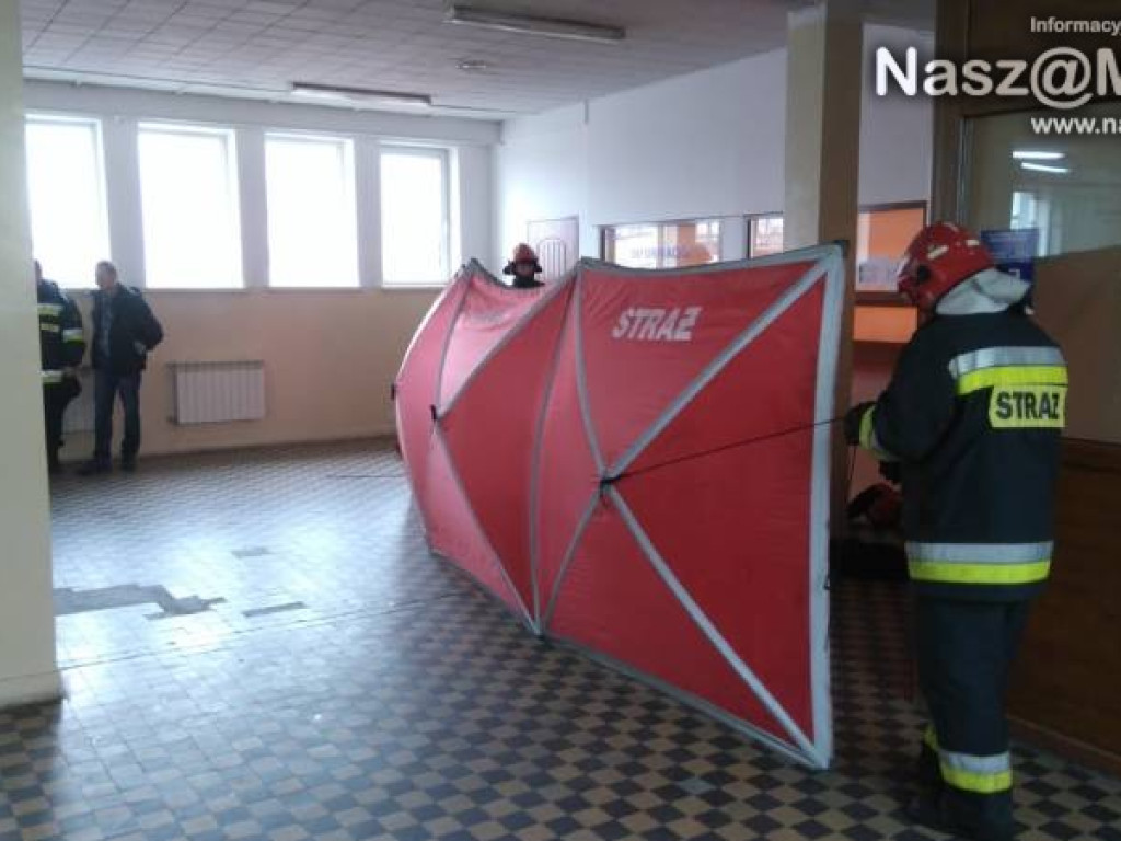 Mróz, śnieg i 50 osób uwięzionych na stacji PKS Mława