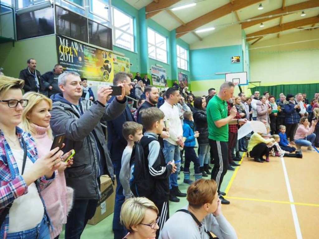 Mikołajki na sportowo. Z piłką i pod siatką