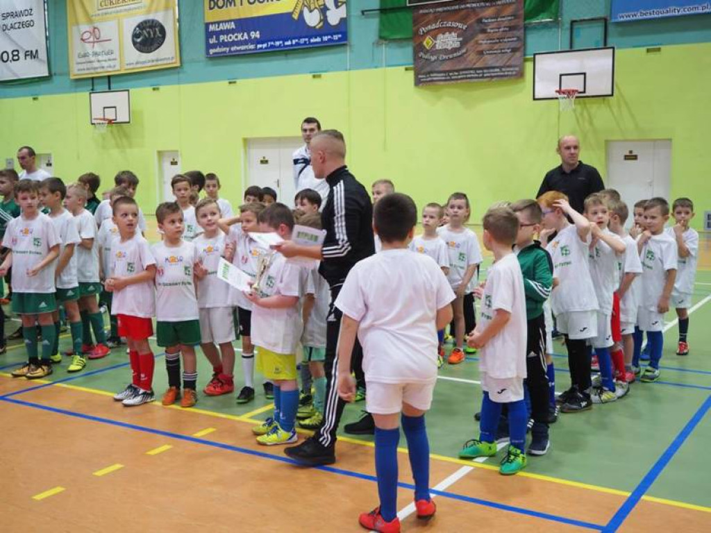 Mikołajki na sportowo. Z piłką i pod siatką