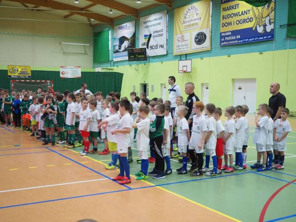 Mikołajki na sportowo. Z piłką i pod siatką