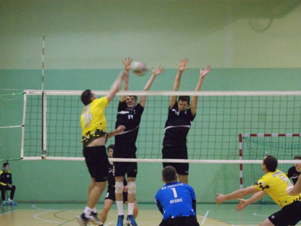 Lider za mocny. Trzy sety i po sprawie