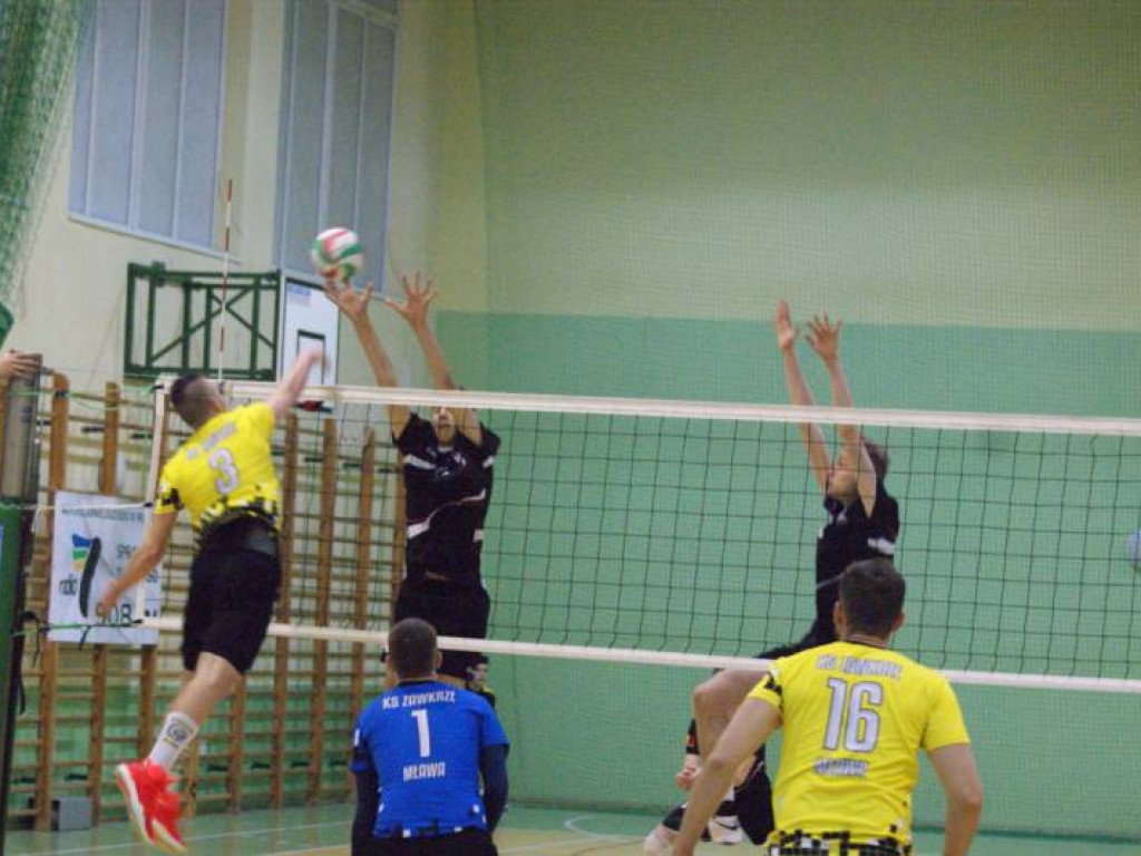 Lider za mocny. Trzy sety i po sprawie