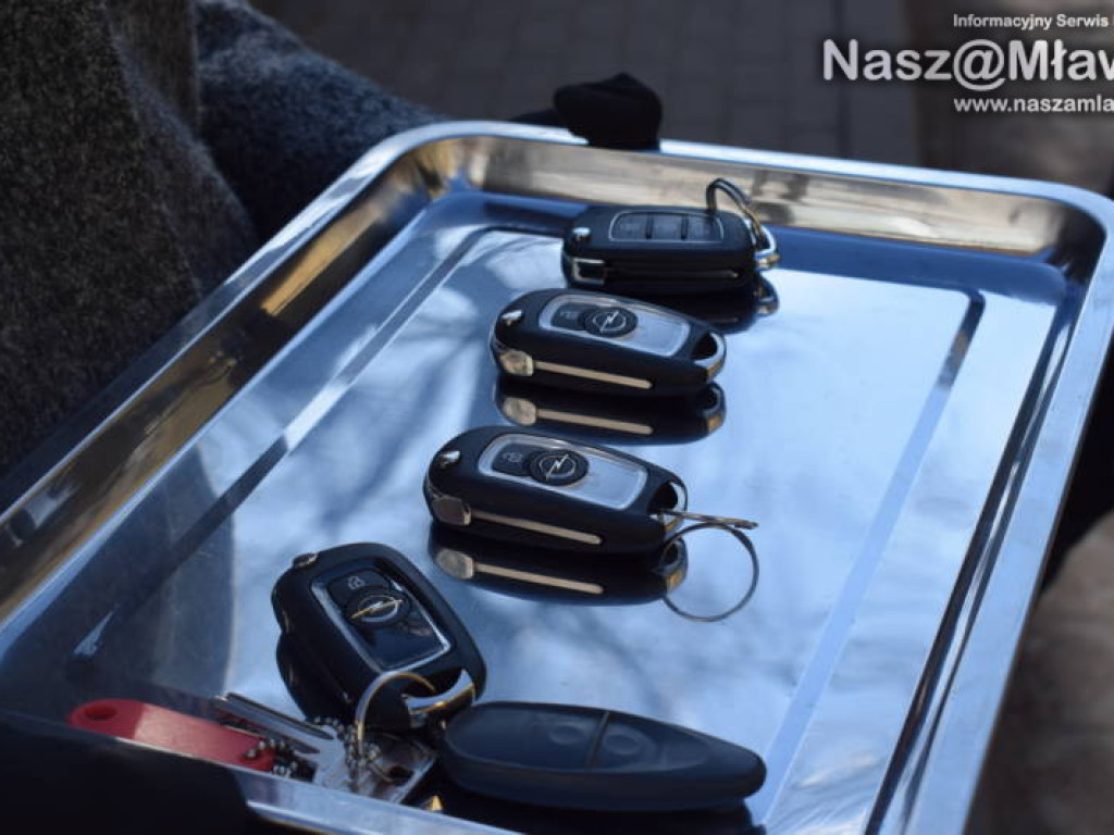 Nowe, nieoznakowane radiowozy już jeżdżą