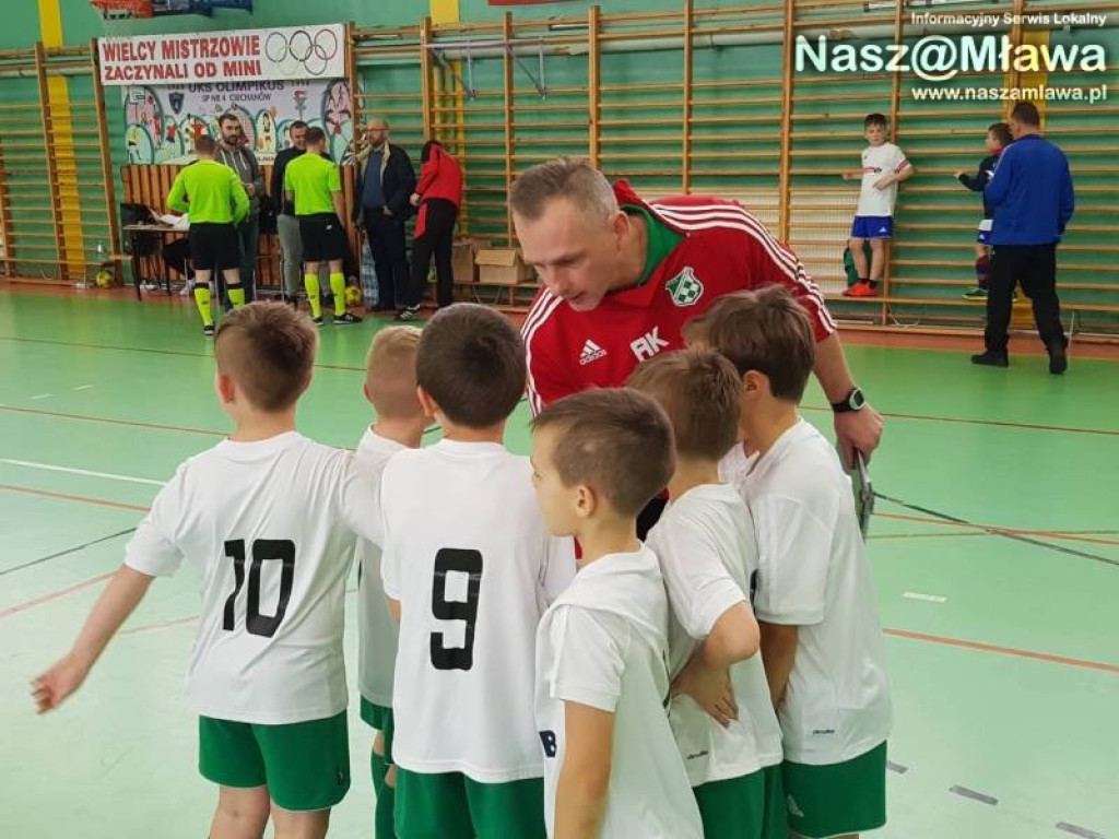 Podium na hali. Trampkarze triumfowali w sparingu