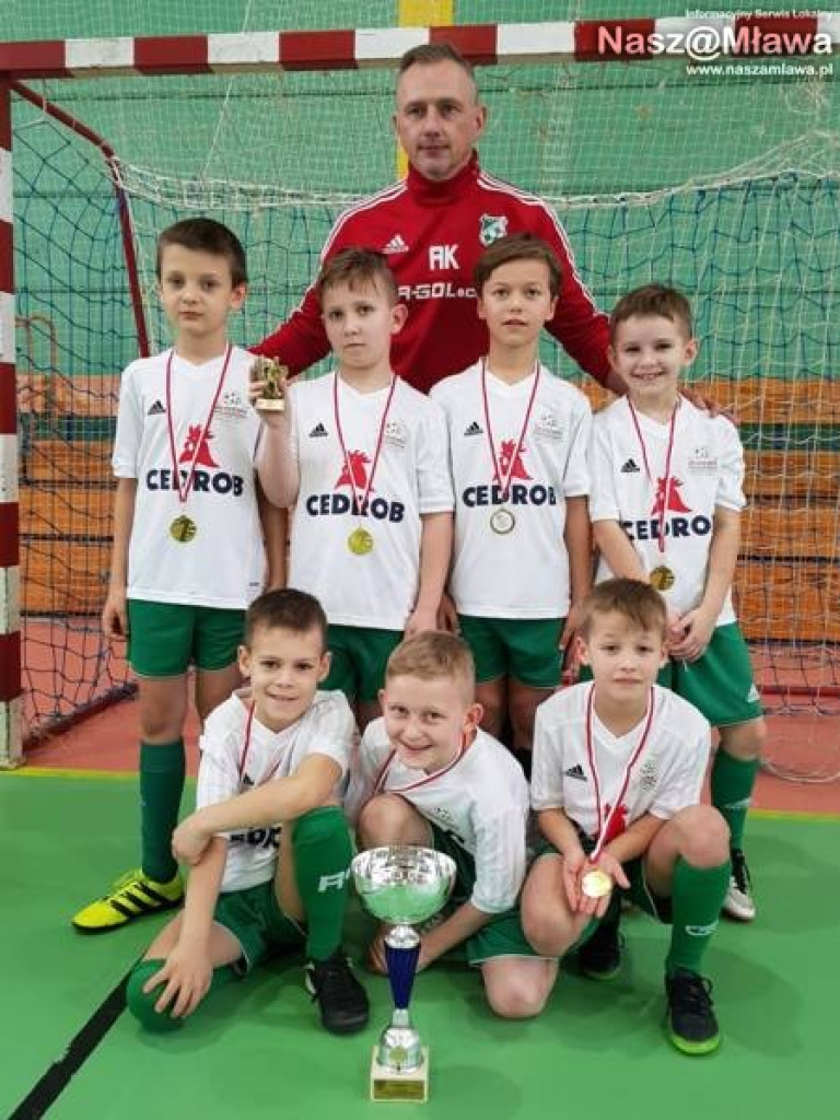 Podium na hali. Trampkarze triumfowali w sparingu