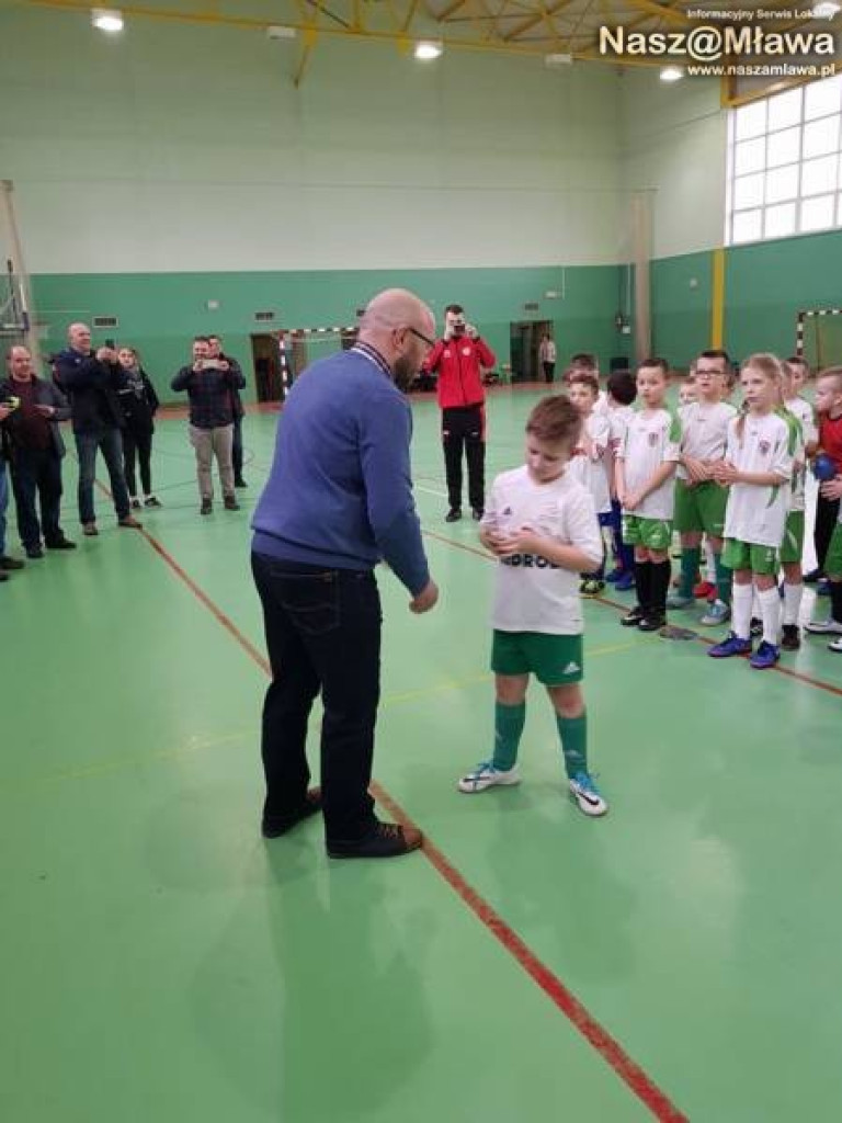 Podium na hali. Trampkarze triumfowali w sparingu