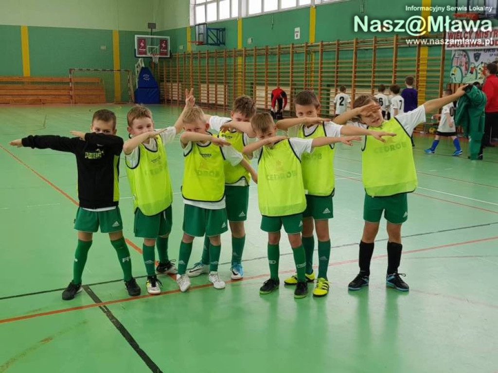 Podium na hali. Trampkarze triumfowali w sparingu